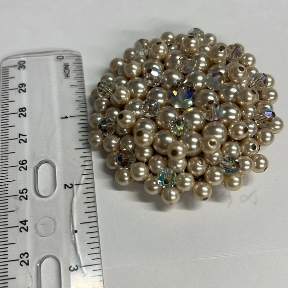 Weiss Attributed Faux Pearl Aurora Borealis Crystal Cluster 2” Pin Brooch - Picture 3 of 3